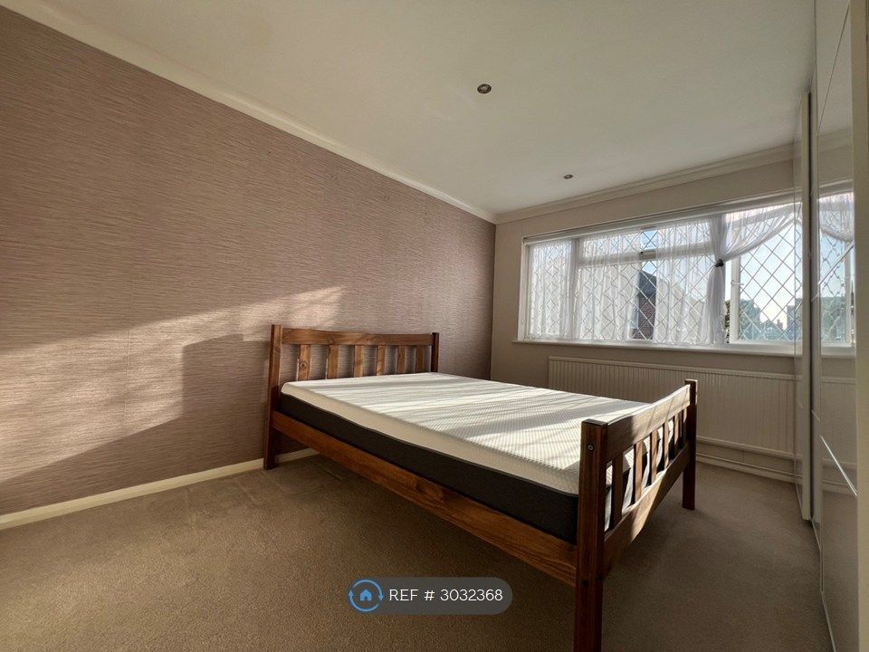 Property photo 3 of 21 Bedroom 1