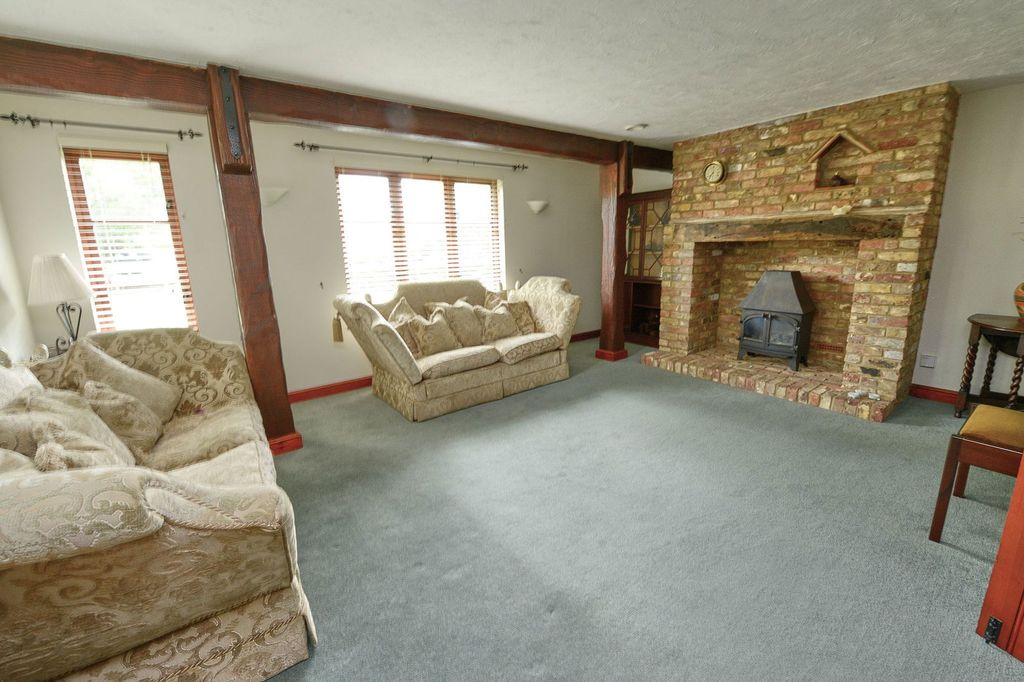 Property photo 2 of 24