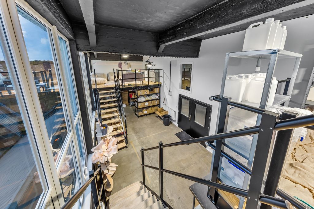 Property photo 3 of 29