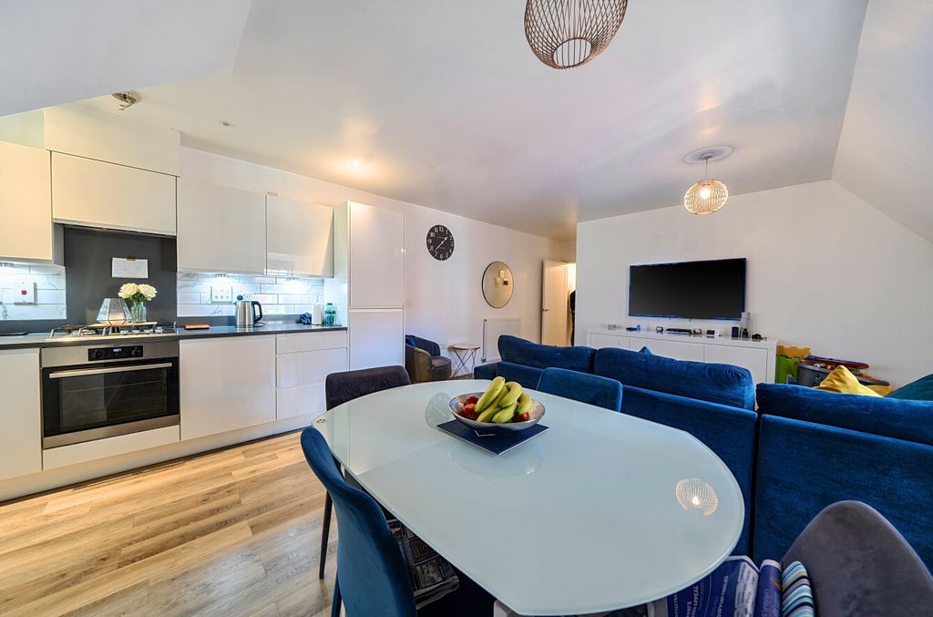 Property photo 2 of 20 1422079-18-69B95F...