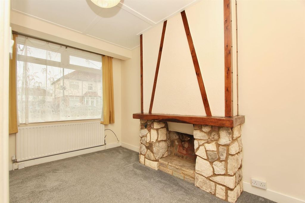 Property photo 2 of 13 0 (6).Jpg