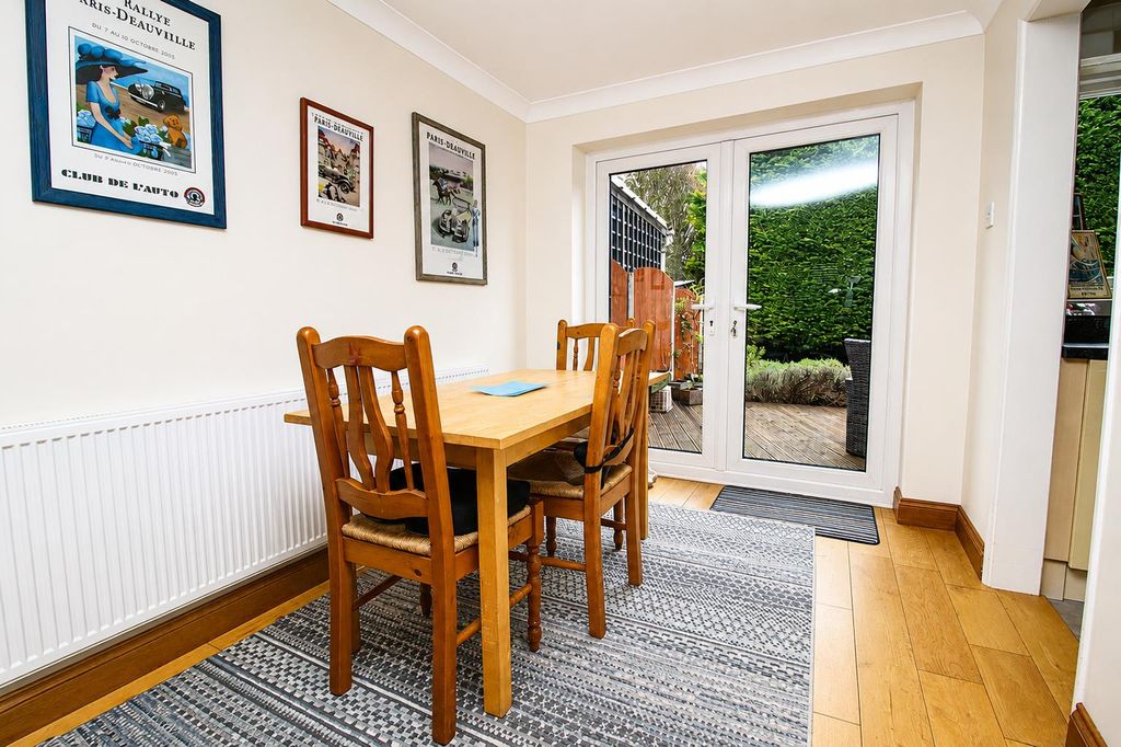 Property photo 3 of 17 Dining Area