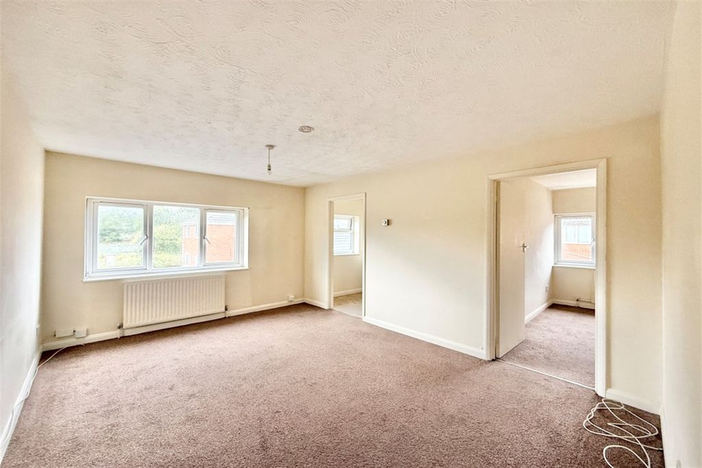 Property photo 1 of 4 (Main)