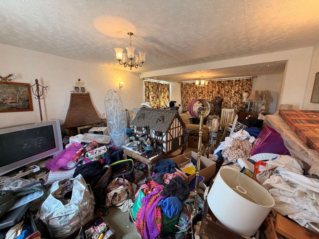 Additional image 10 of 5 bed detached house for saleOsborne Manor, Farnham Road, Sleaford, Bordon, Hampshire GU35