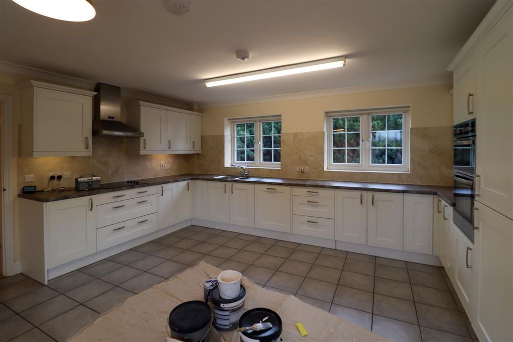 Property photo 3 of 12 Img_6196.Jpg