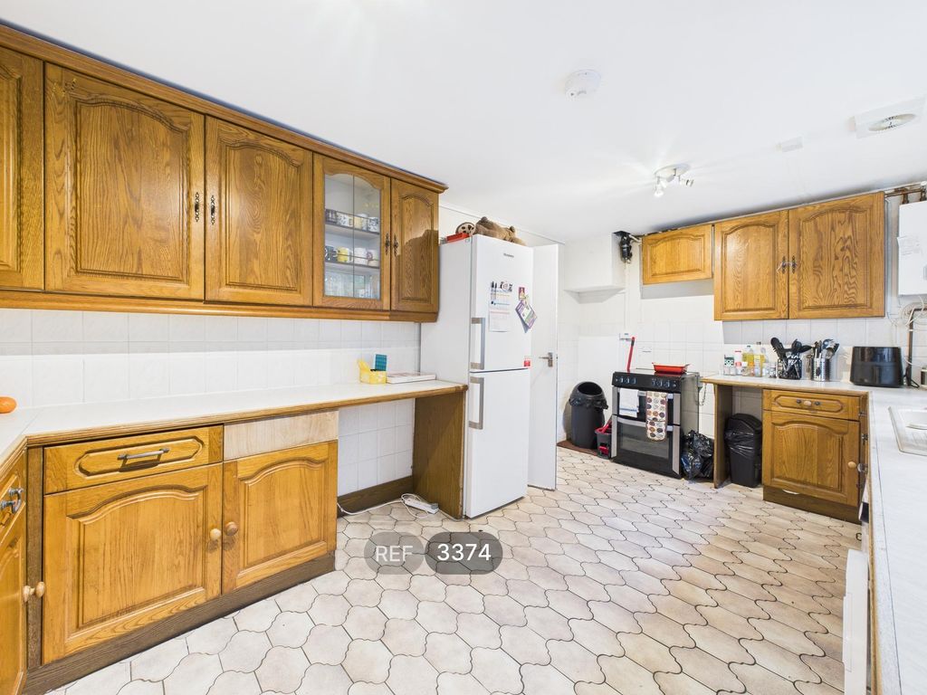 Property photo 2 of 22 Kitchen