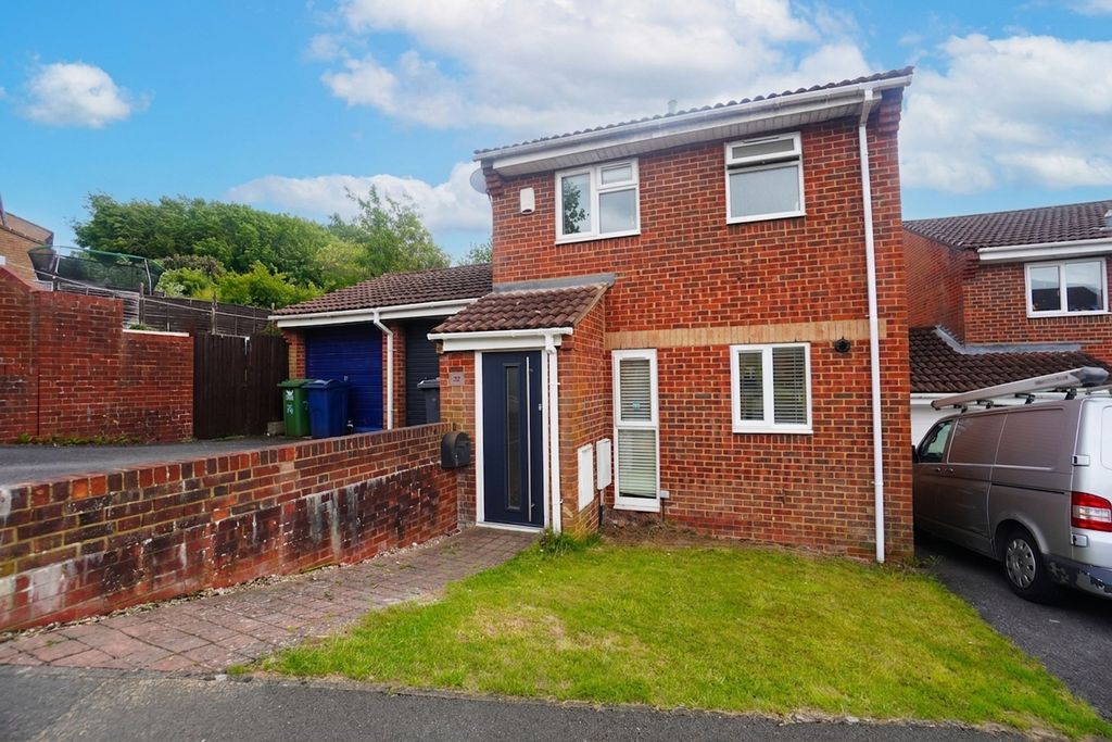 Property photo 1 of 11