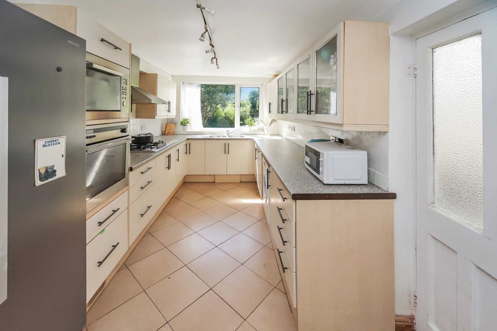 Additional image 7 of 3 bed semi-detached house for saleLancaster Avenue, Hitchin SG5