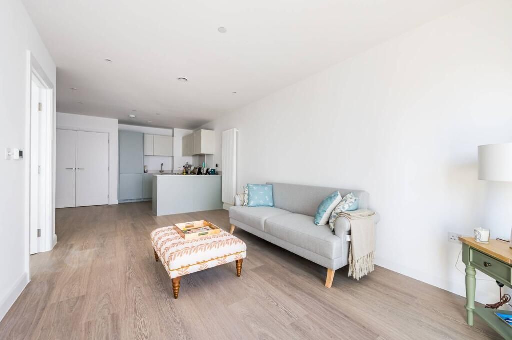 Property photo 3 of 11 4604972