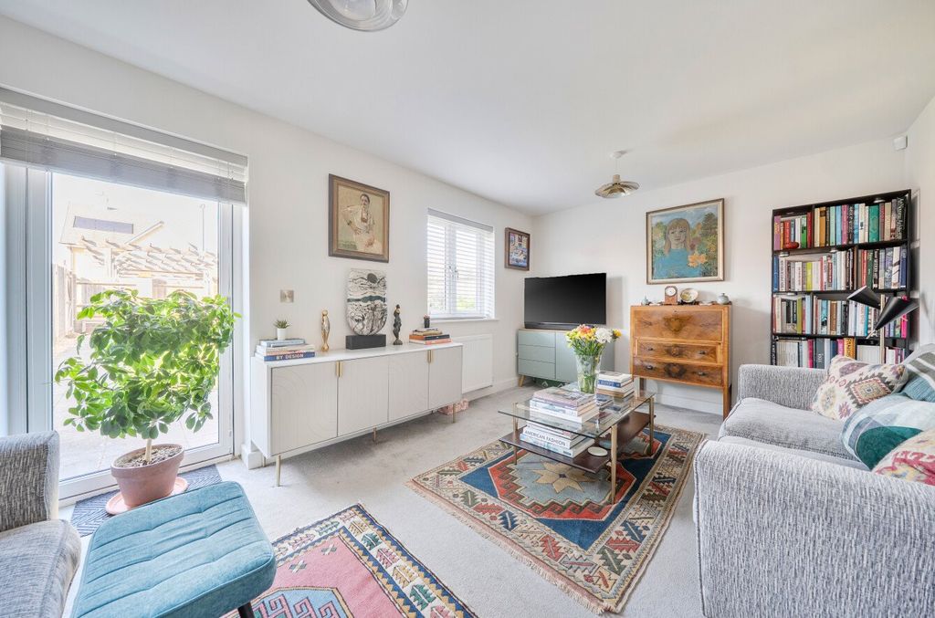 Property photo 3 of 8 1449063-28-69E7B9...