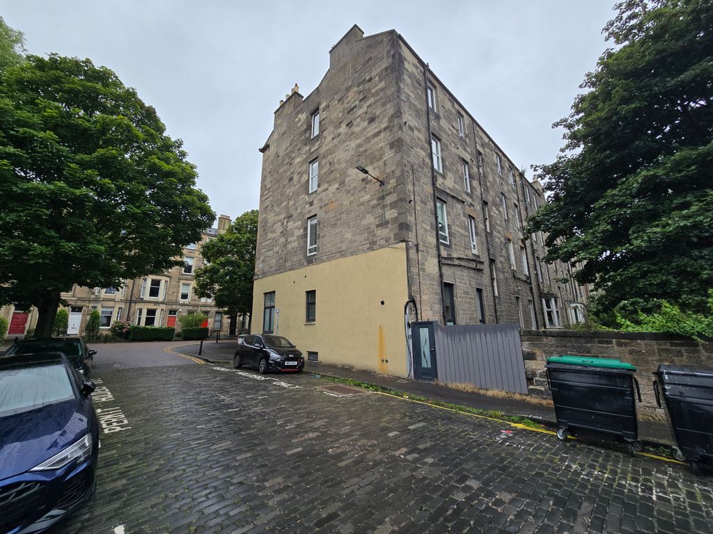 Property photo 2 of 13 2