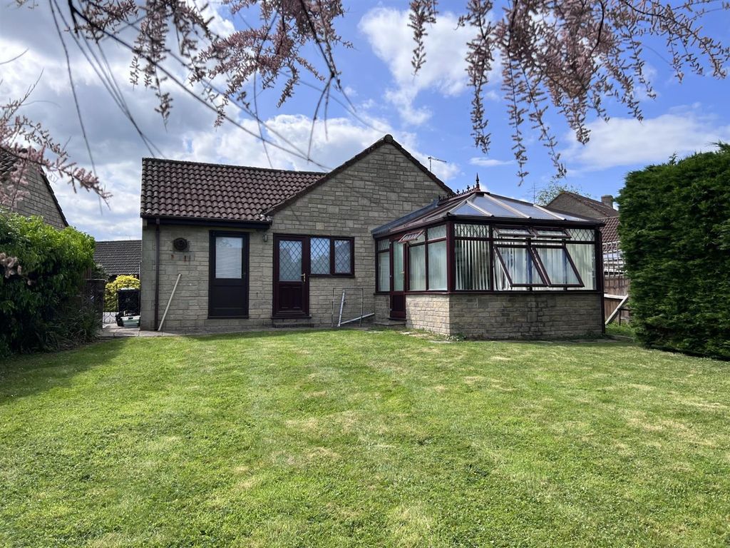 Property photo 2 of 13 Dav Garden.Jpg