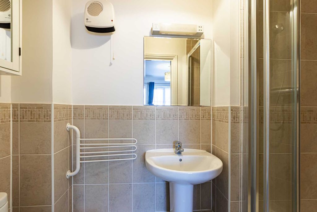 Property photo 2 of 11 Photo