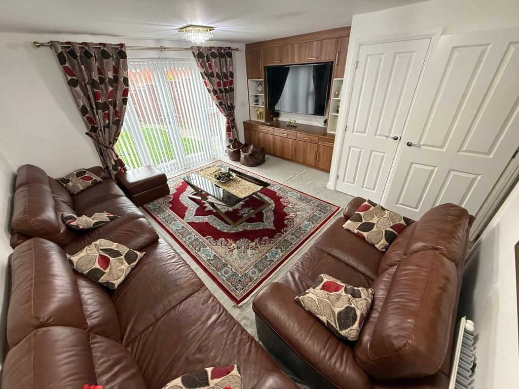 Property photo 3 of 16 Picture No. 17