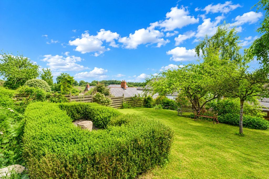 Property photo 2 of 31 Picture No. 19