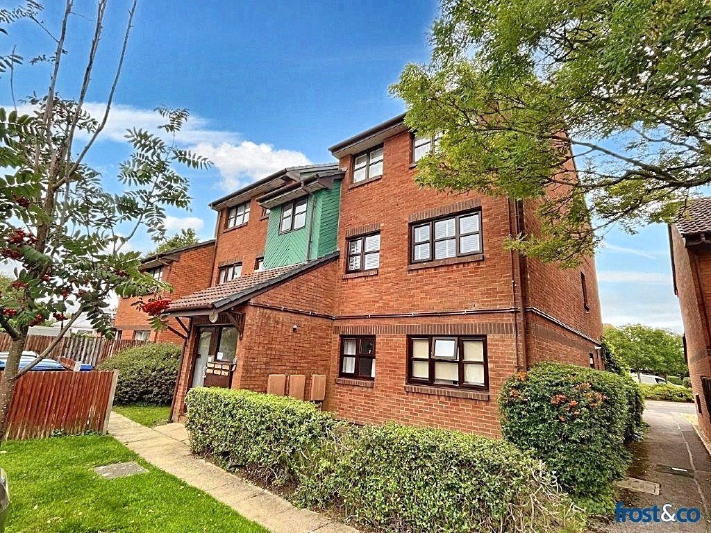 Property photo 1 of 13 Waldren Close