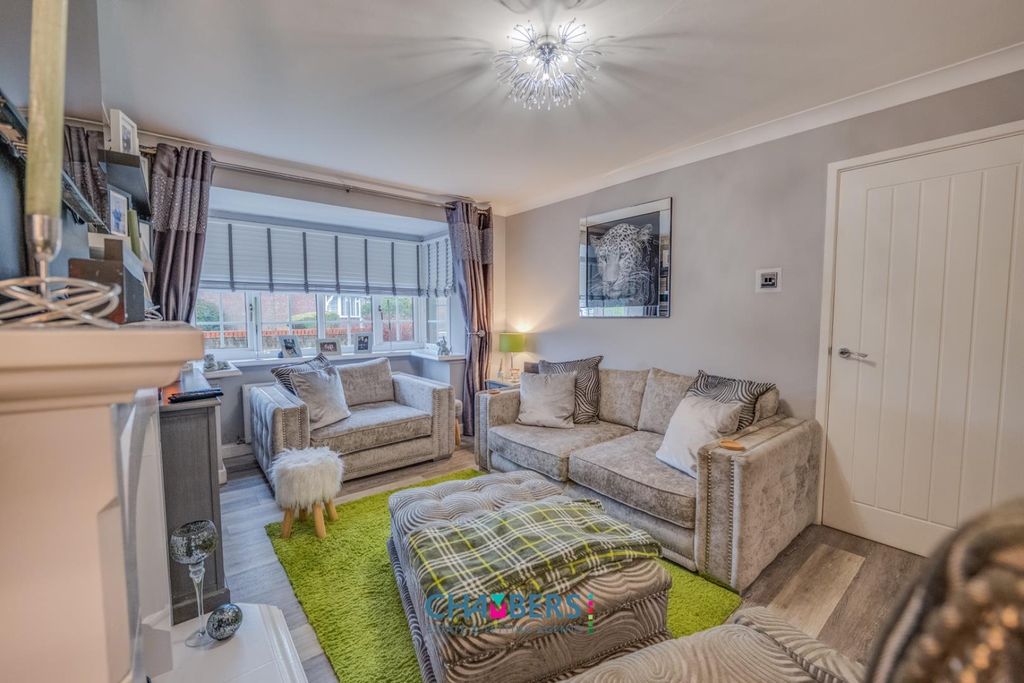 Property photo 2 of 38 Lounge/Diner