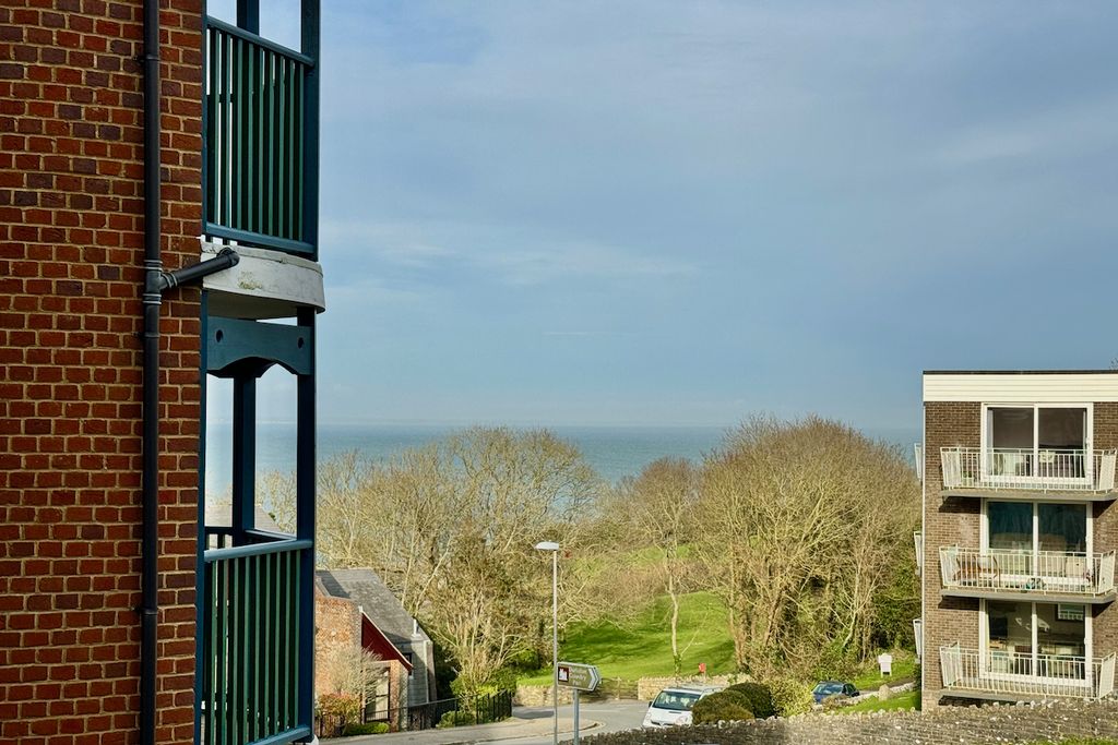 Property photo 1 of 14 Sea View