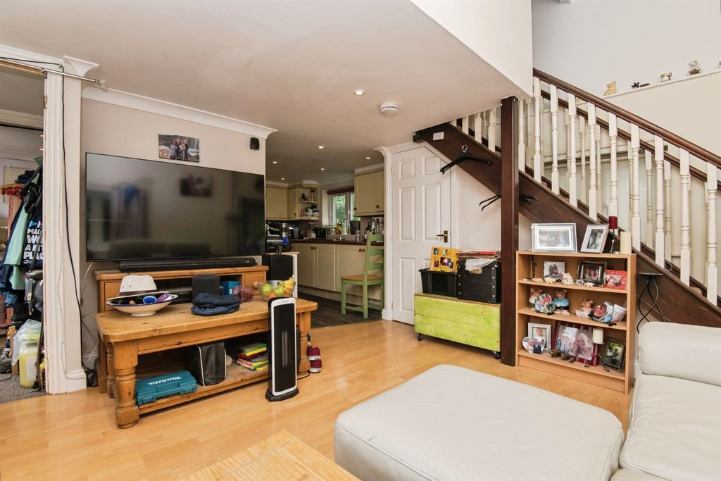 Property photo 3 of 14