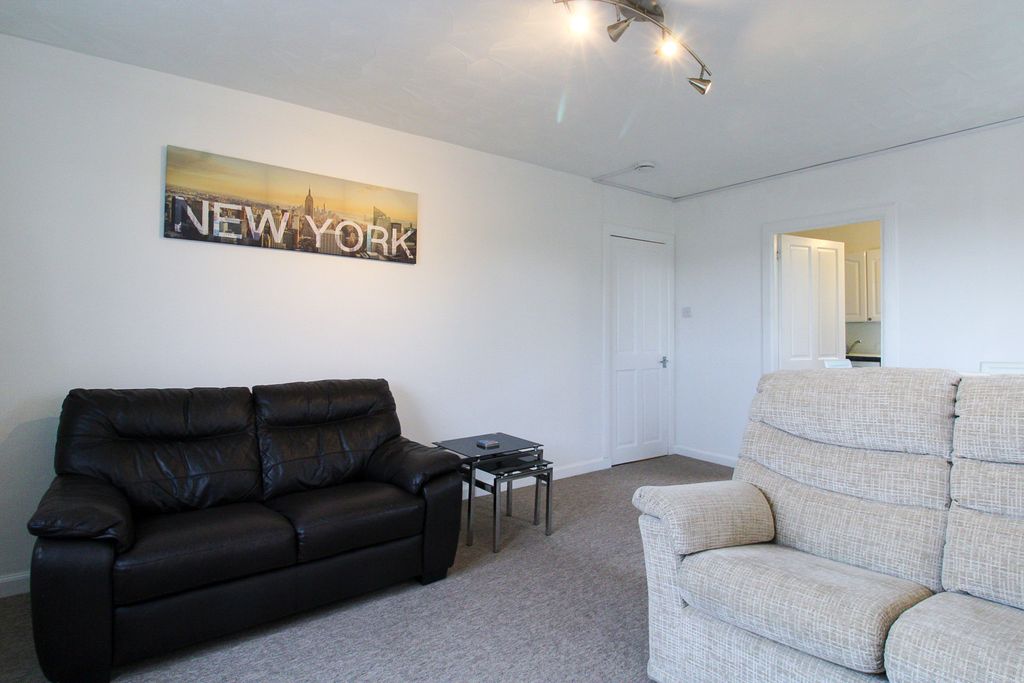 Property photo 1 of 12 Living Room