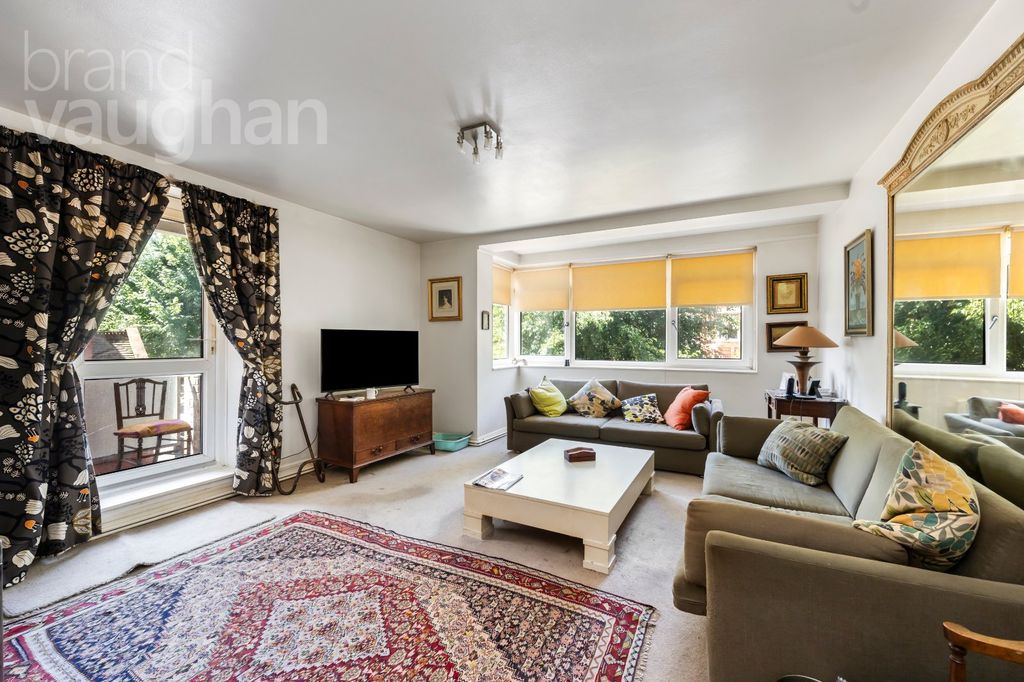 Property photo 2 of 19 Picture No. 01