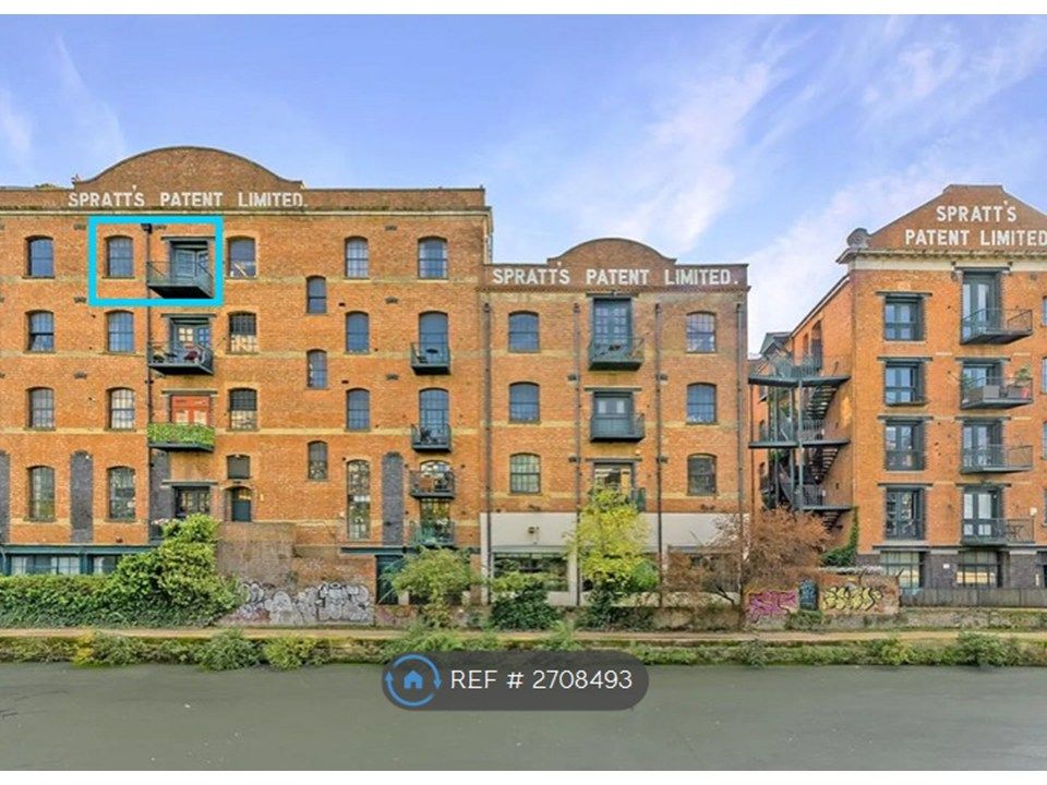 Property photo 1 of 15 Top Floor / Canal Facing