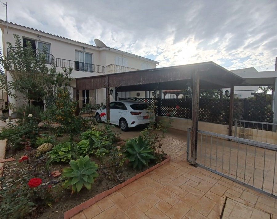 Property photo 1 of 18
