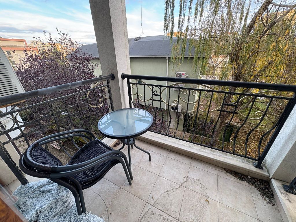 Property photo 2 of 33