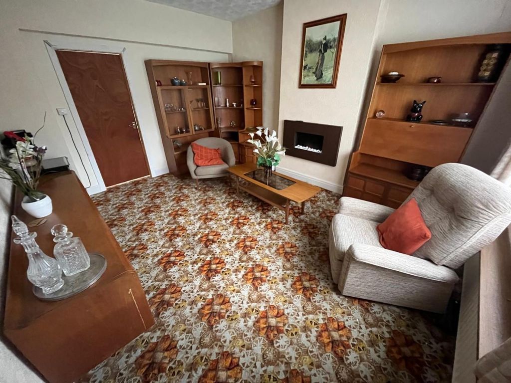 Property photo 3 of 14 Spring Lane 5.Jpg
