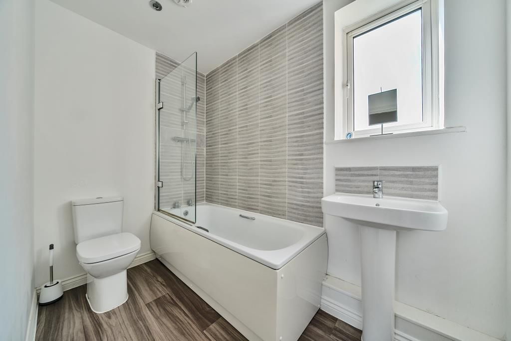 Property photo 3 of 20 Bathroom
