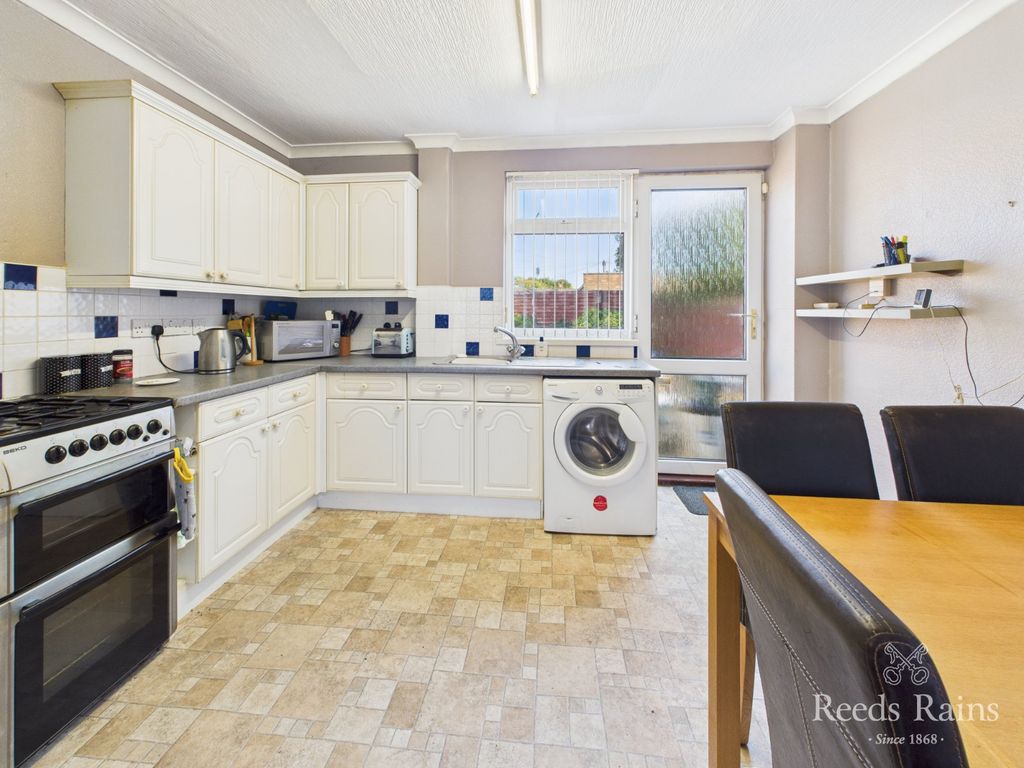 Property photo 3 of 19 Breakfast Kitchen