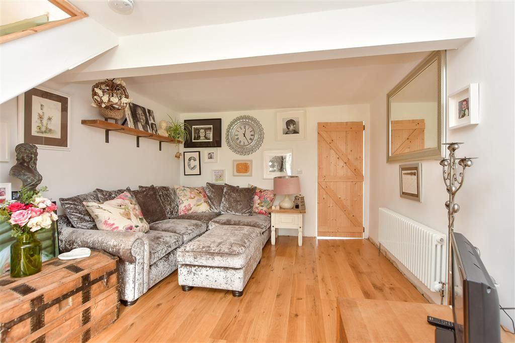 Property photo 1 of 16 Lounge