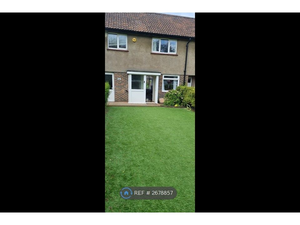 Property photo 2 of 18 Front Garden