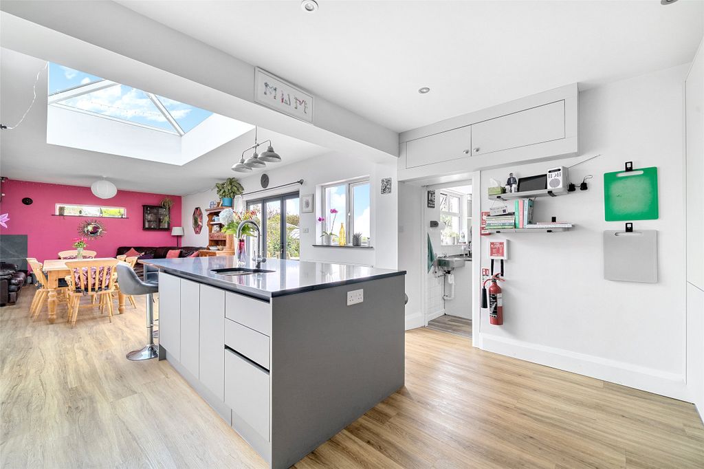 Property photo 3 of 43 Picture No. 32