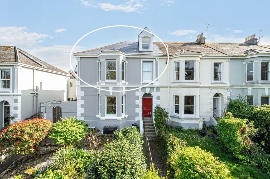 Property photo 1 of 22