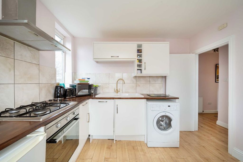 Property photo 3 of 5