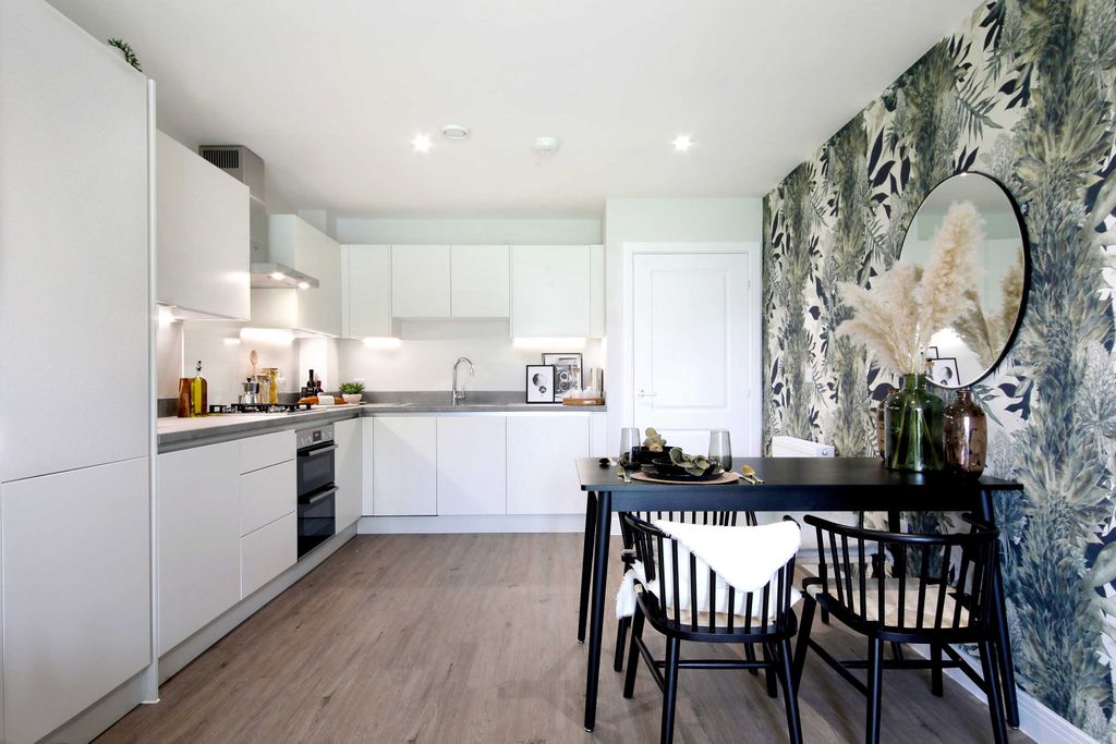 Property photo 3 of 7 Kitchen