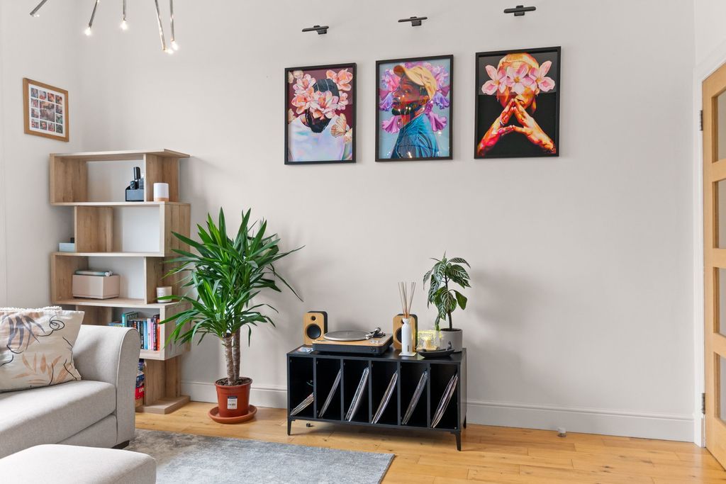 Additional image 15 of 2 bed maisonette for sale162 South Mid Street, Bathgate, West Lothian EH48