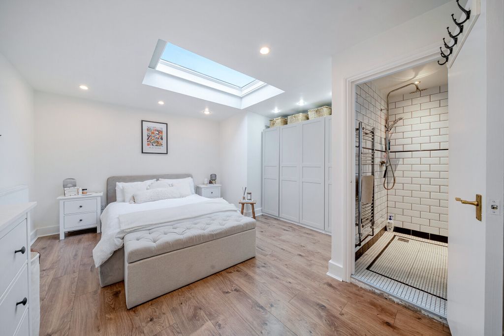 Property photo 1 of 22 1440972-7-69Dd18E...