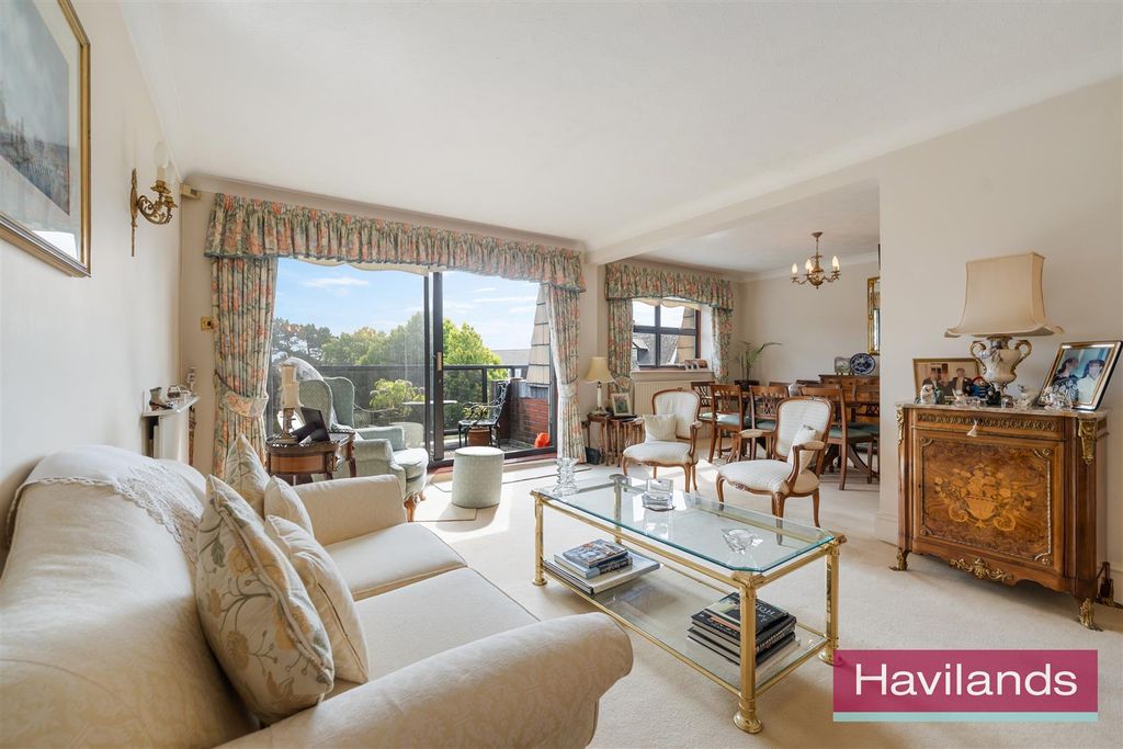 Property photo 3 of 12 Ashwood Lodge-10.Jpg