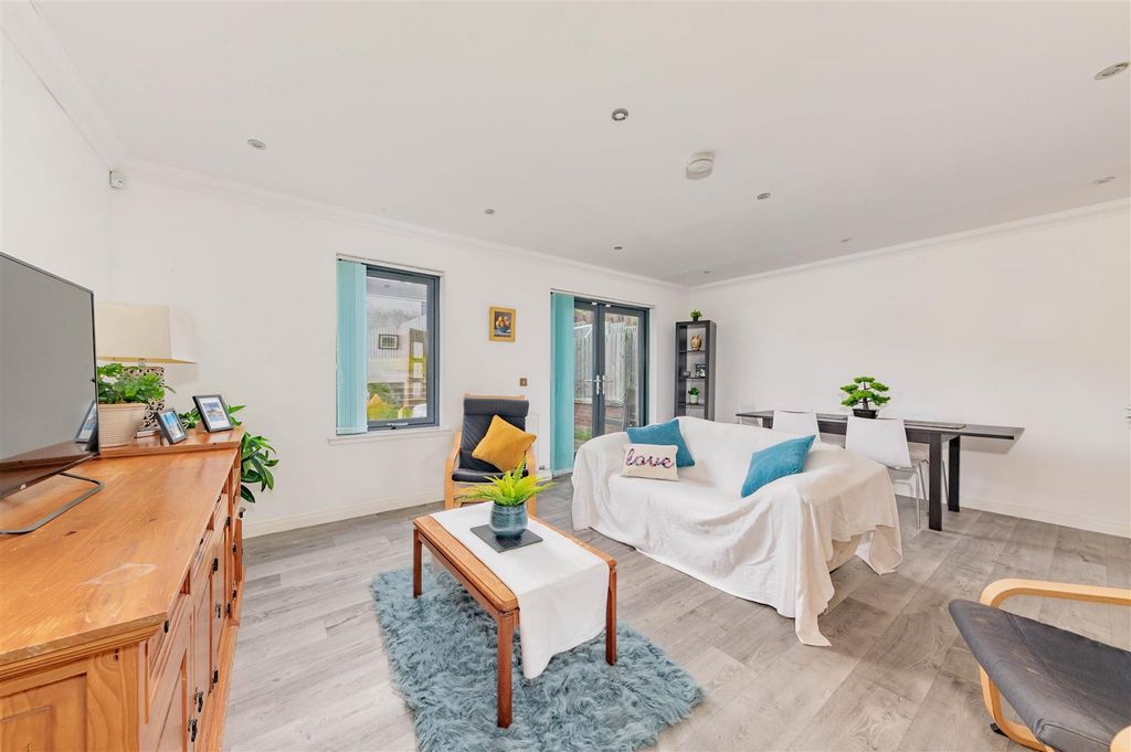 Property photo 3 of 22 64 Cotton Road Dundee-1.Jpg