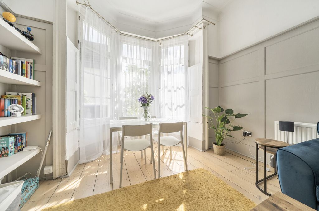 Property photo 3 of 16 1458511-2-6A03464...