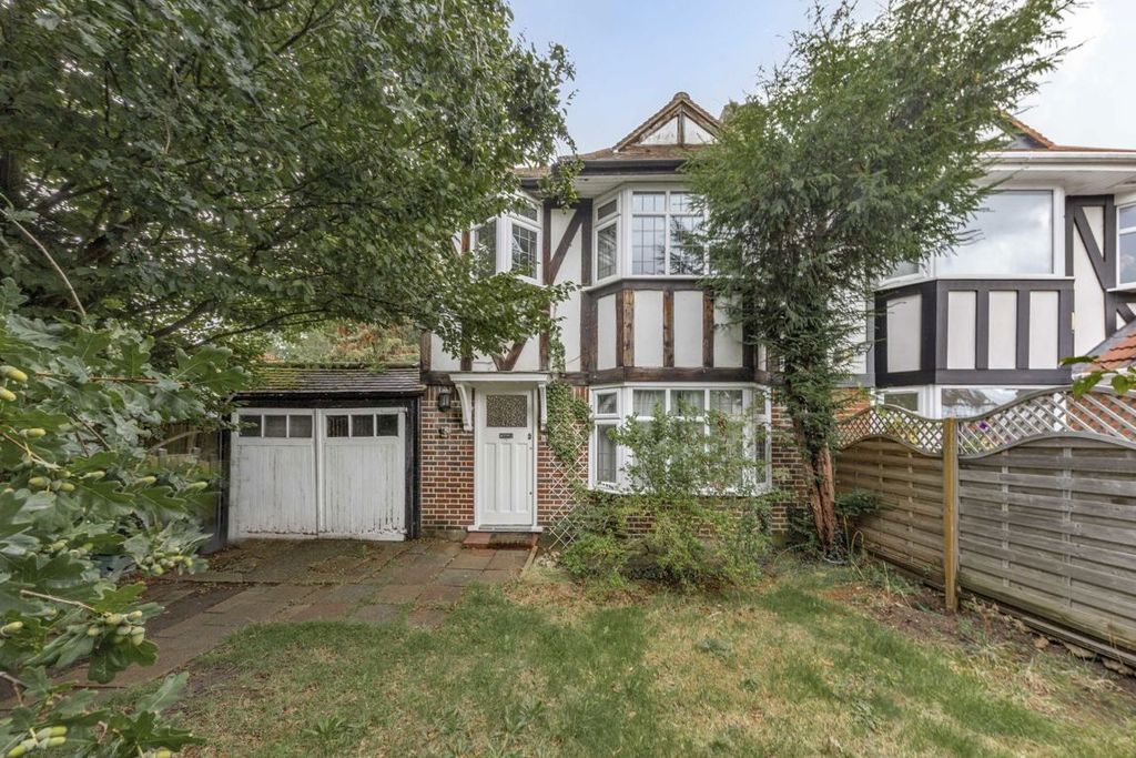 Property photo 1 of 2
