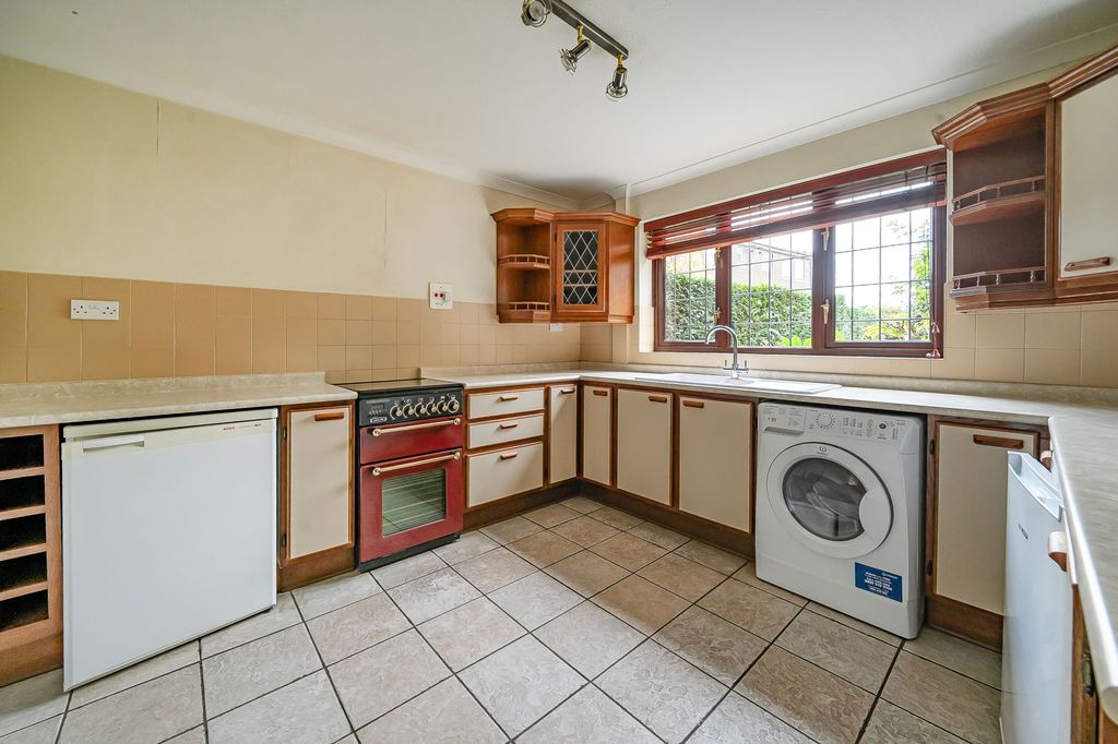 Property photo 2 of 13