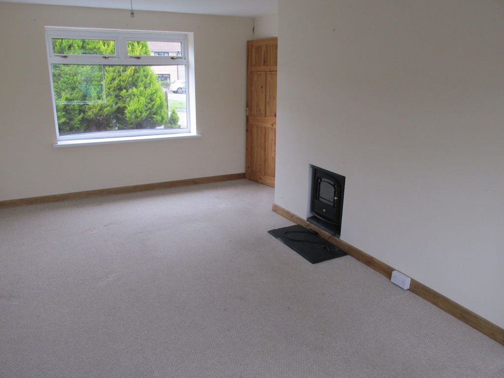 Property photo 3 of 5 Living Room