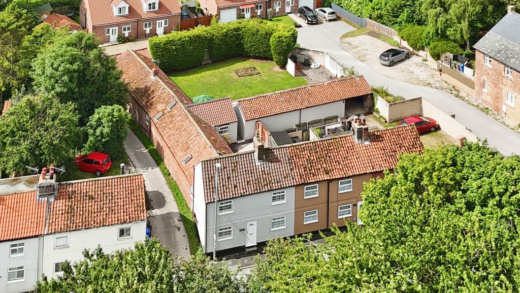 Property photo 1 of 37 4049812