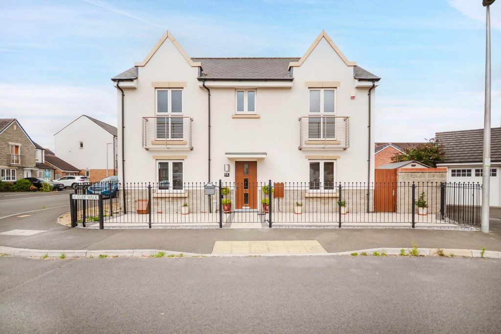Property photo 2 of 31