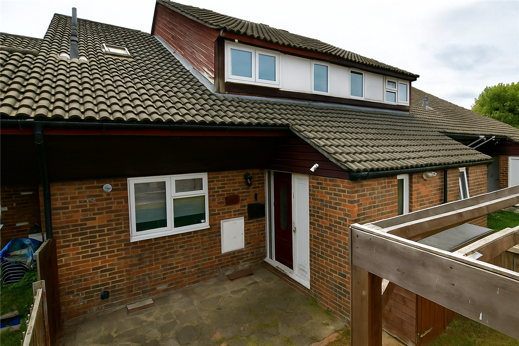 Property photo 3 of 10 Front