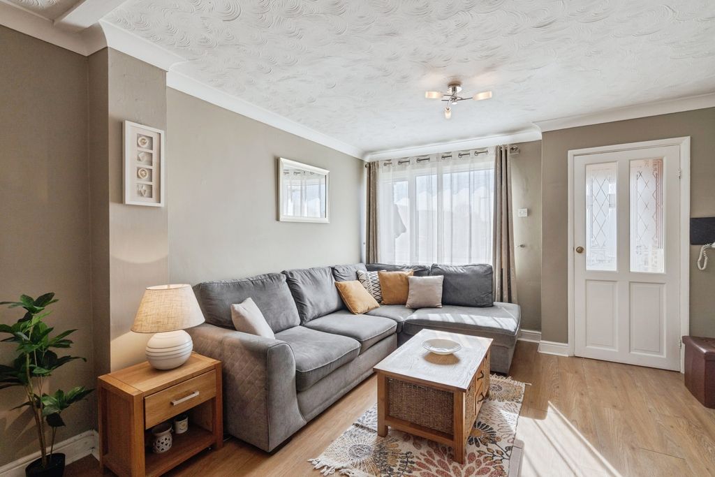 Property photo 3 of 23 Pbox-Img.Jpg