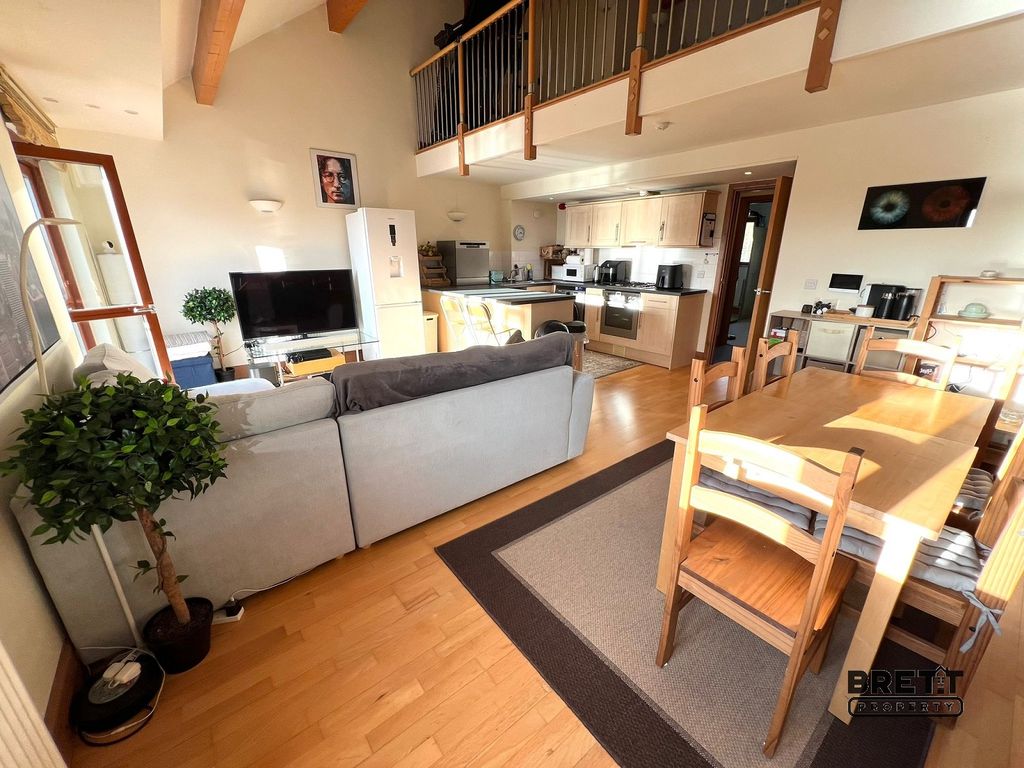 Property photo 3 of 9 Open Plan Living